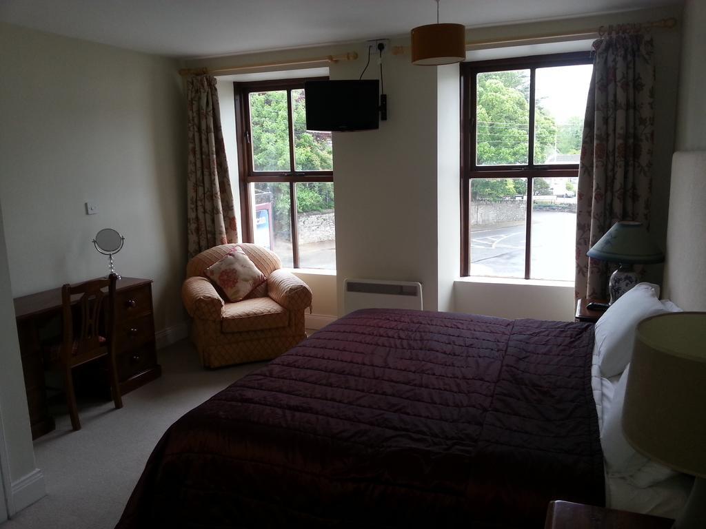 Tom Crean Base Camp - Food Drink Bed Kenmare Room photo